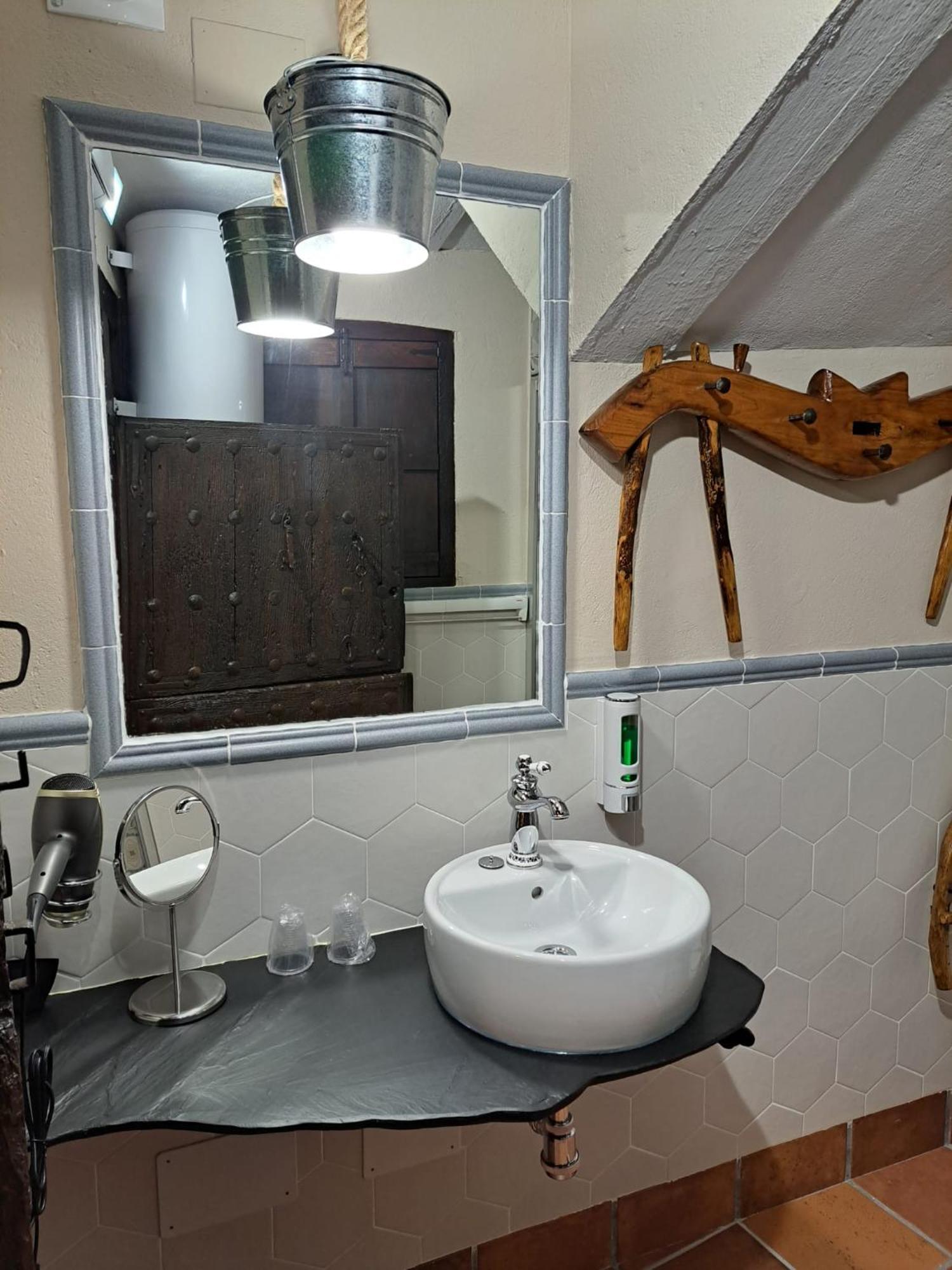 Casa Rural La Bodega, Ofrece Cata De Vino Gratis Horche ภายนอก รูปภาพ
