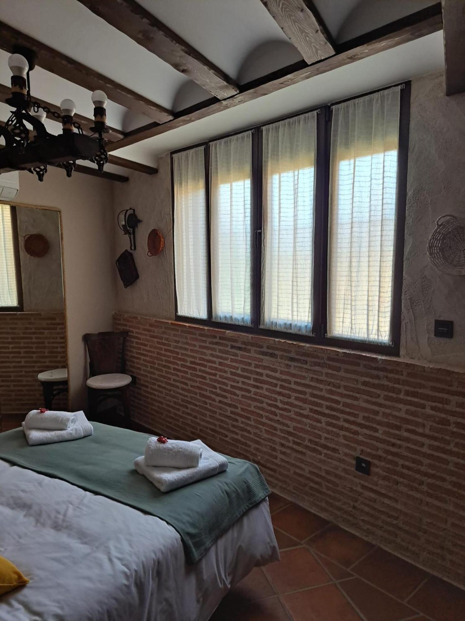 Casa Rural La Bodega, Ofrece Cata De Vino Gratis Horche ภายนอก รูปภาพ