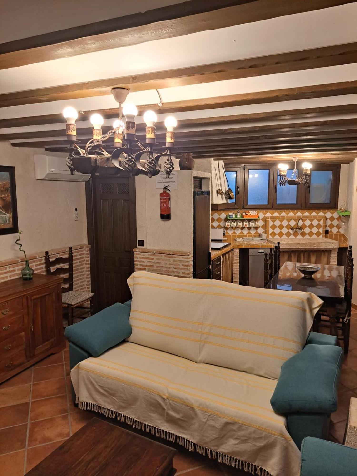 Casa Rural La Bodega, Ofrece Cata De Vino Gratis Horche ภายนอก รูปภาพ